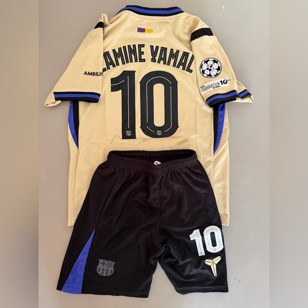 Lamine Yamal Barcelona jersey